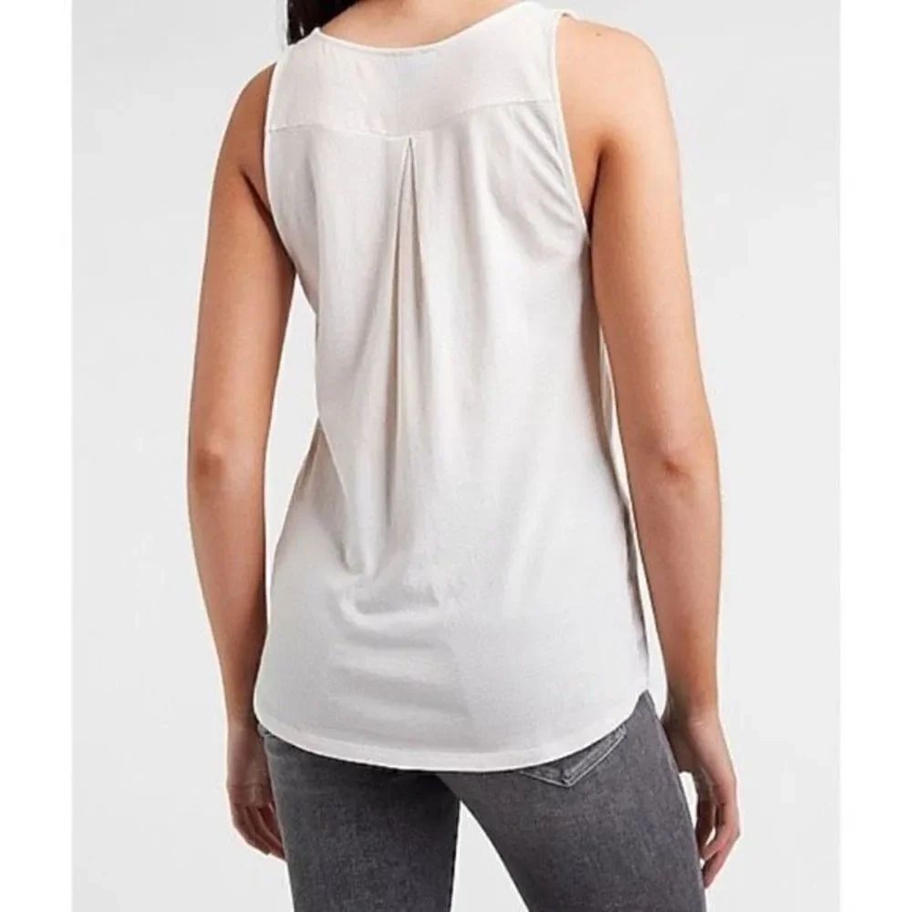 ✨EXPRESS Metallic Striped Zip Front Tank✨ - Picture 4 of 8